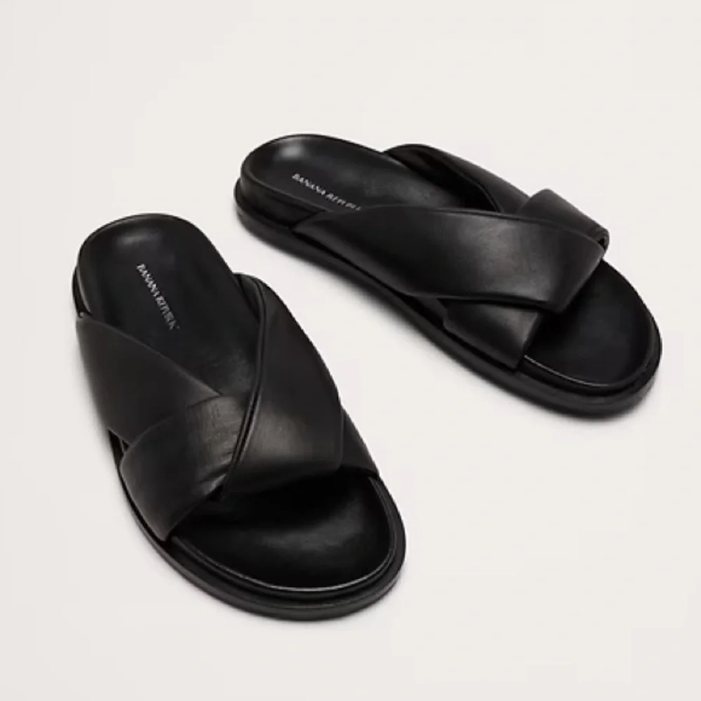 Banana Republic Black Crisscross Leather Slide Sandals - Picture 1 of 14